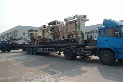 What are the factors restricting the development of logistics?